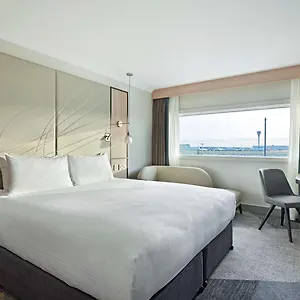 4* Отель Hyatt Place London Heathrow Airport