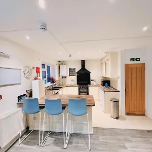 20 Lees Road Uxbridge Ub8 3at Hillingdon