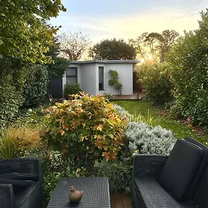 Wisteria En-suite Guest Hillingdon