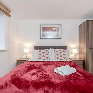Royal - Heathrow Hillingdon