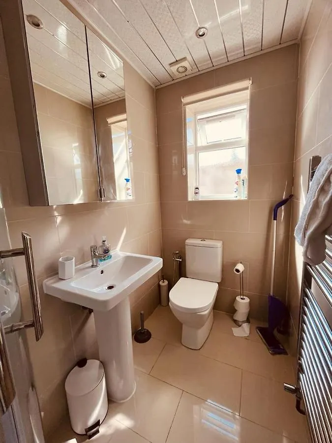 Apartment Spacious 1 Bed Flat Near Heathrow Hillingdon