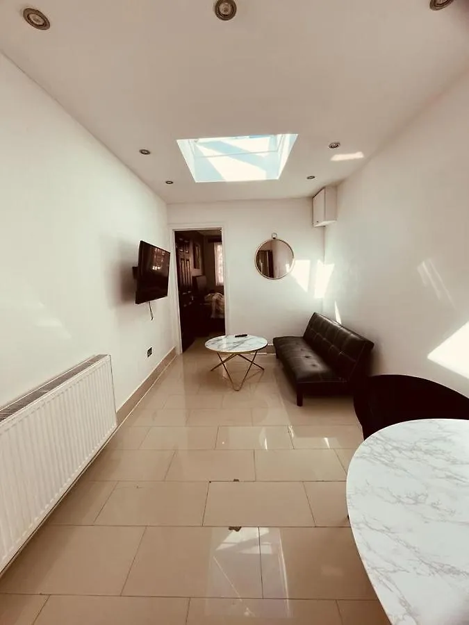 Apartment Spacious 1 Bed Flat Near Heathrow Hillingdon