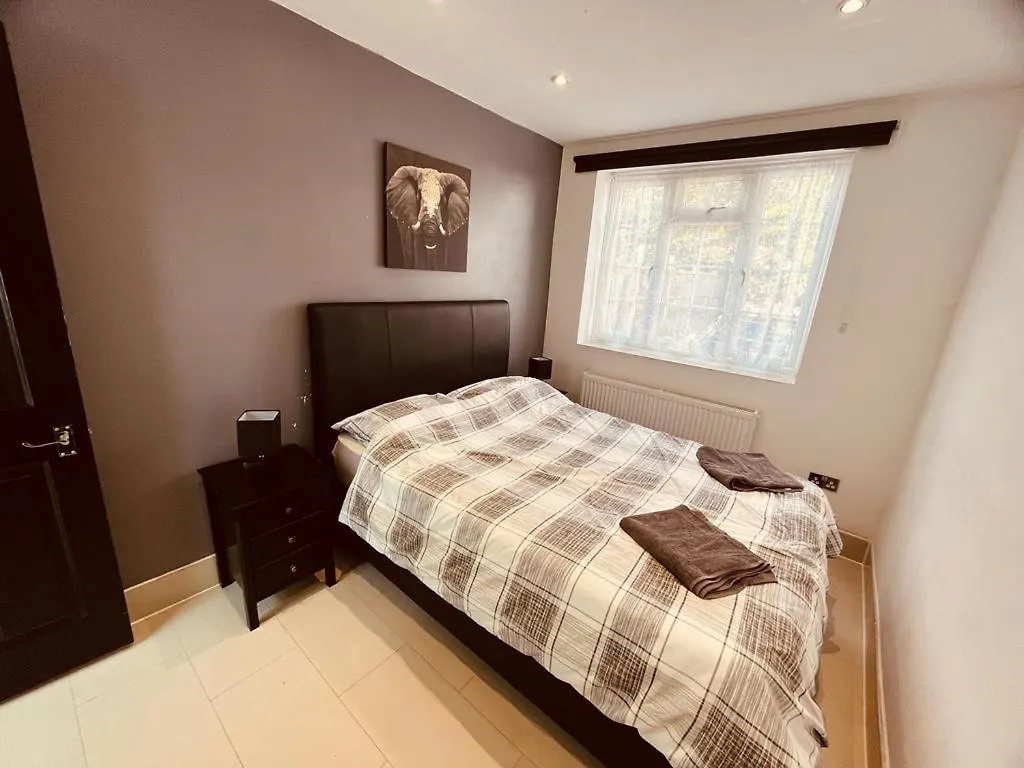 Spacious 1 Bed Flat Near Heathrow Hillingdon United Kingdom